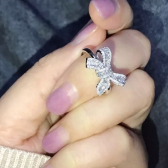 Beautiful fashion stimulated diamond bow ring - Picture 2 of 4